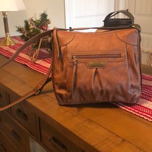 Chaps women’s crossbody bag